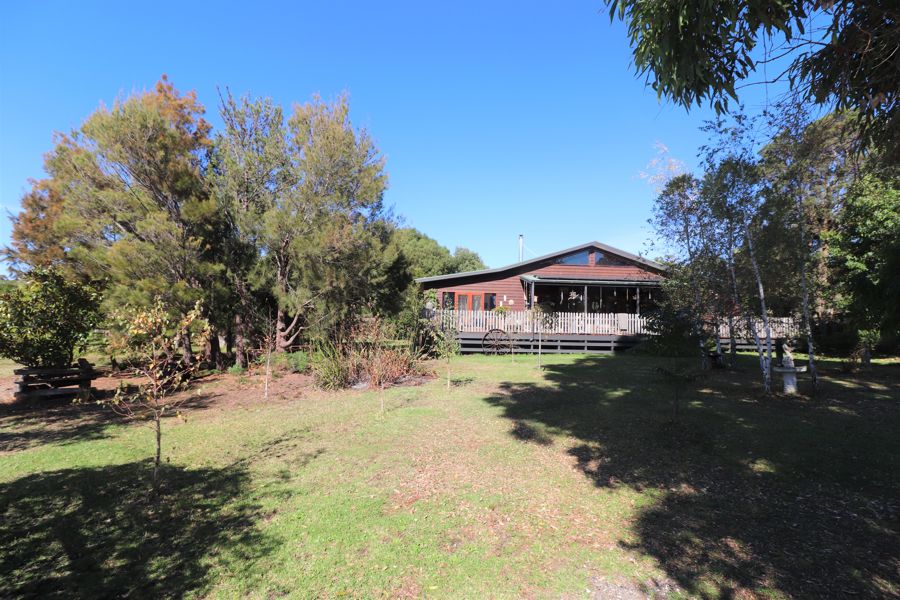 33 Wrights Close, Mallacoota, VIC 3892 for Sale
