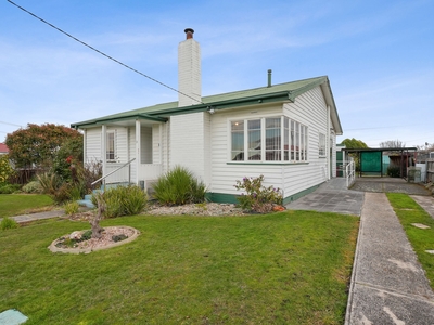 3 Cook Crescent, Mayfield, TAS 7248 photo 2 of 23