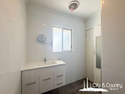 4 Emerald Street, Mount Isa, QLD 4825