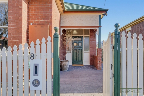 8 Roope Street, New Town, TAS 7008