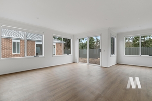 19 Headrig Circuit, Pakenham, VIC 3810 photo 3 of 8