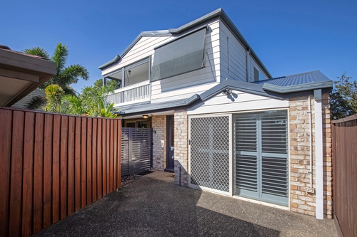 2/70 Palm Beach Avenue, Palm Beach, QLD 4221