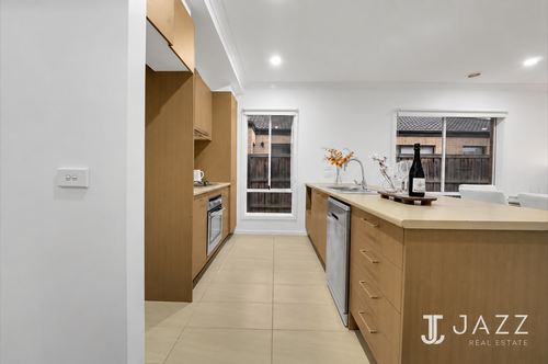 61 Barnstormer Boulevard, Point Cook, VIC 3030