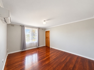 9 Martindale Crescent, Port Lincoln, SA 5606 photo 3 of 11