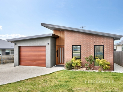 10 Mabel Close, Rokeby, TAS 7019 photo 2 of 16