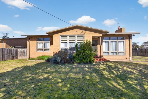 16 Bergen Crescent, Sale, VIC 3850