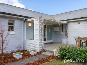 209 Churchill Avenue, Sandy Bay, TAS 7005 photo 2 of 26