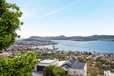 1/27 Enterprise Road, Sandy Bay, TAS 7005
