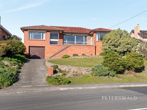 516 Churchill Avenue, Sandy Bay, TAS 7005