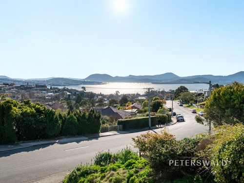 516 Churchill Avenue, Sandy Bay, TAS 7005