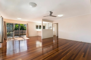 37 Ferry Street, Sherwood, QLD 4075 photo 2 of 7