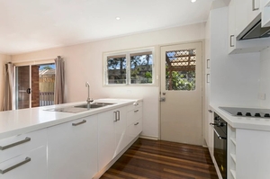 37 Ferry Street, Sherwood, QLD 4075 photo 3 of 7