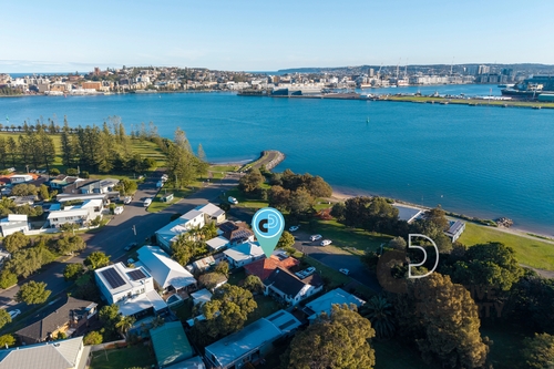 70 Hunter Street, Stockton, NSW 2295