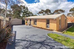 86 Melba Avenue, Sunbury, VIC 3429