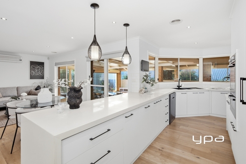 12 Phillip Drive, Sunbury, VIC 3429