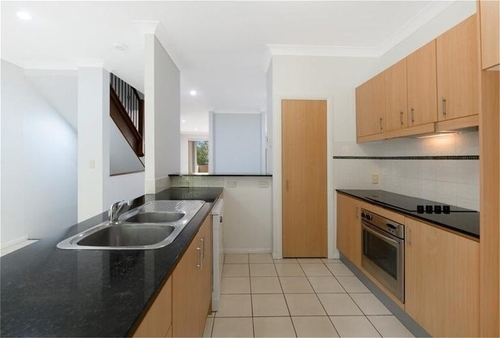 2/16 Mulgrave Crescent, Varsity Lakes, QLD 4227