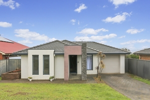 47 Greenhills Road, Victor Harbor, SA 5211 photo 2 of 27
