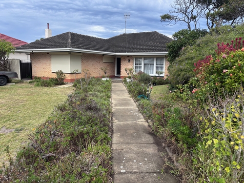 15 Peace Avenue, Victor Harbor, SA 5211