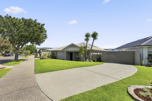 2 Strathmore Court, Victor Harbor, SA 5211