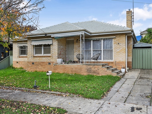 4 Montgomery Crescent, White Hills, VIC 3550
