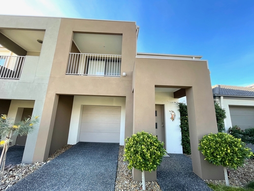 16 Meridian Circuit, Berwick, VIC 3806