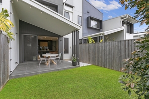 27/9 Ellen Street, Carina, QLD 4152 photo 2 of 22