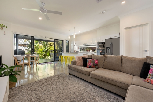 3/8 Murchison Street, Carina, QLD 4152