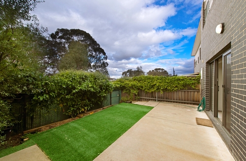 8/4 Annie Douglas Street, Casey, ACT 2913