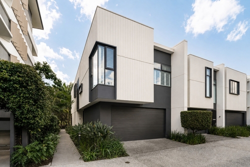 613/12 Parkside Circuit, Hamilton, QLD 4007