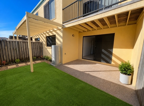 2/249 Christine Avenue, Varsity Lakes, QLD 4227