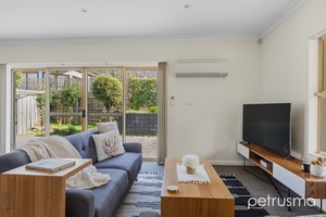 4/51-53 Newdegate Street, West Hobart, TAS 7000 photo 3 of 22
