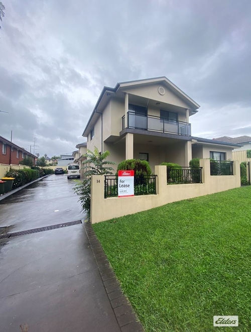 2/14 Northcote Street, Wollongong, NSW 2500
