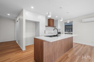 2/7 Pimelea Close, George Town, TAS 7253 photo 3 of 17