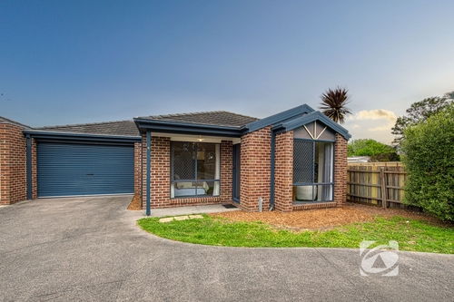 2/35-41 Henry Street, Pakenham, VIC 3810