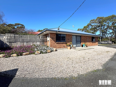 1/74 Medeas Cove Esplanade, St Helens, TAS 7216 photo 14 of 14