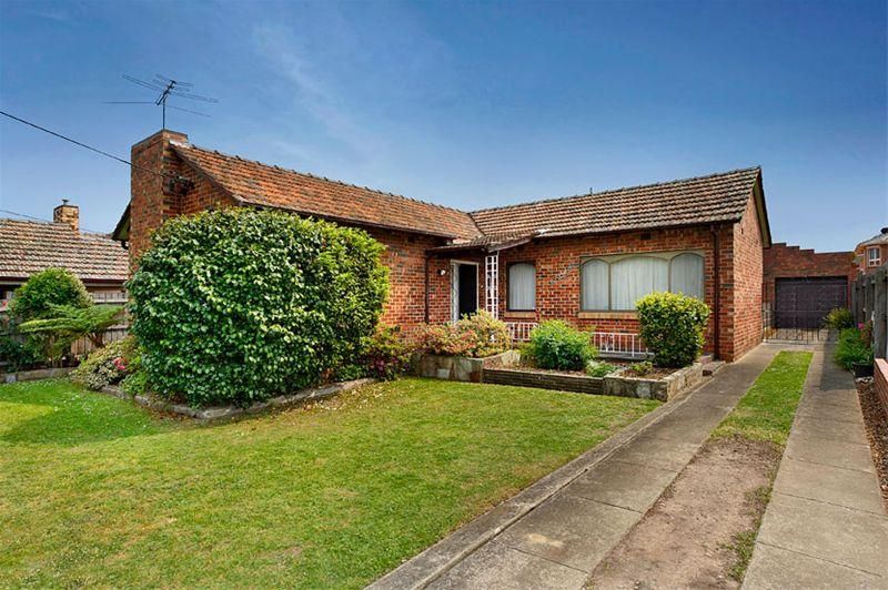 32 Kernan Street, Strathmore, VIC 3041 Property Details