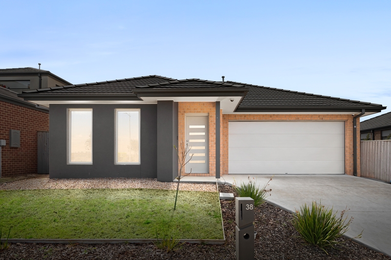 38 Butterscotch Esplanade, Manor Lakes, VIC 3024