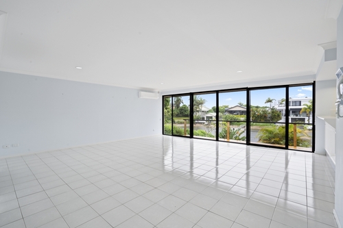 13 Caithness Court, Bundall, QLD 4217