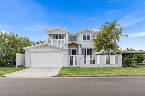 17 Warrina Crescent, Burleigh Waters, QLD 4220