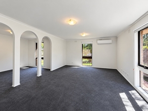 2 Bushland Avenue, Clarinda, VIC 3169 photo 3 of 9