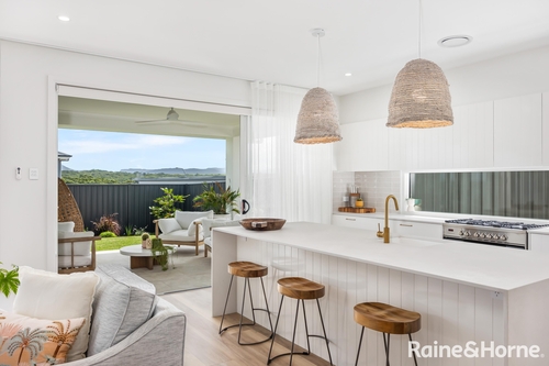 27 Vista Drive, Dolphin Point, NSW 2539