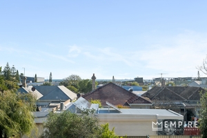 21 Manning Street, Fremantle, WA 6160 photo 2 of 27