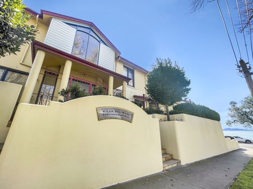 63 Eastern Beach Road, Geelong, VIC 3220