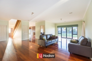 6 Pallin Street, Gungahlin, ACT 2912 photo 3 of 9