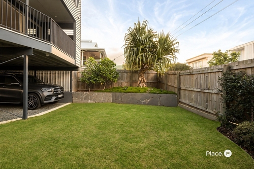 36 Virginia Avenue, Hawthorne, QLD 4171