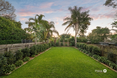 176 Hawthorne Road, Hawthorne, QLD 4171
