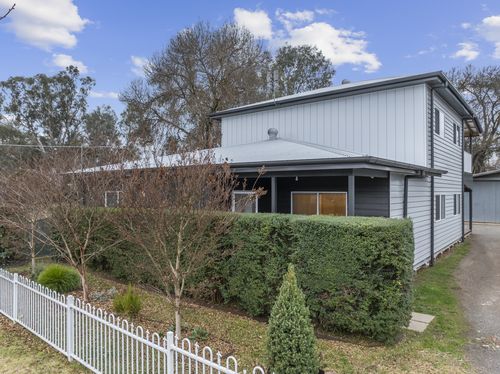 8 Adams Street, Mansfield, VIC 3722