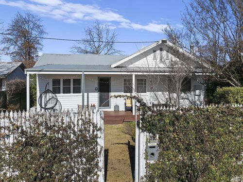 32 Malcolm Street, Mansfield, VIC 3722