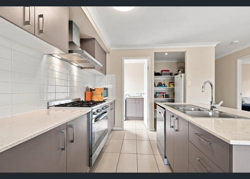 62 Mapleton Drive, North Lakes, QLD 4509