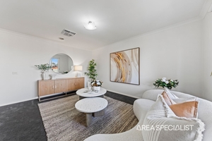 30 Victoria Place, Pakenham, VIC 3810 photo 3 of 35